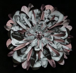 21. Txiki MARGALEF (1965-Es) - Untitled (The Kiss Flower) - 2008 - photo (...)