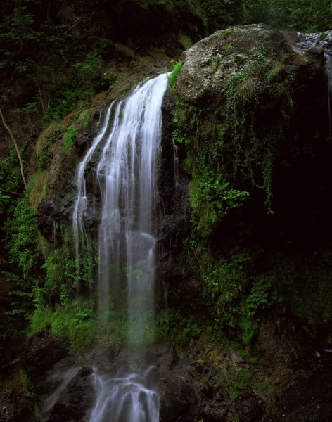 05. Vincent Bergerat - série - cascade - 2002 - 120 x 150 cm / 200 x 160 cm (...)