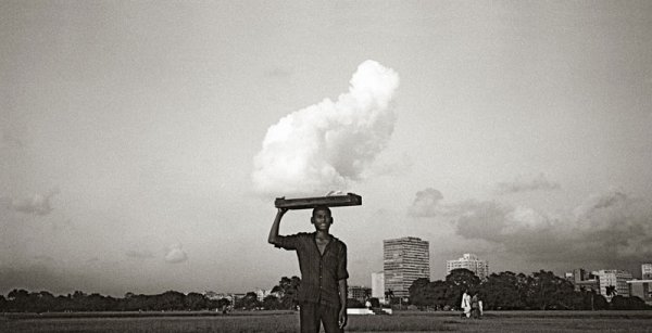 06. Charley Case - Photographie - Oracle du rien (Porteur de nuage) 2005 | (...)