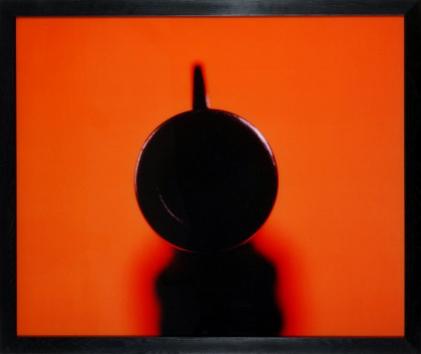 Andres SERRANO - « Colt D.A.45 » - 1992 - Cibachrome, plexiglas, cadre chêne (...)